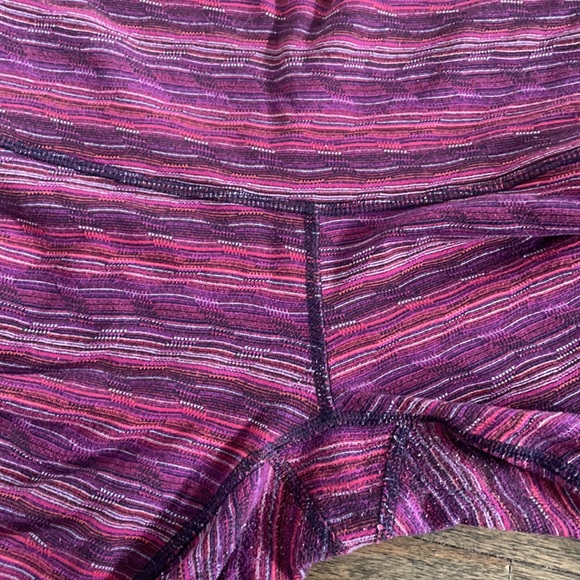 Lulu 7/8 length amazing crops - Picture 3 of 3